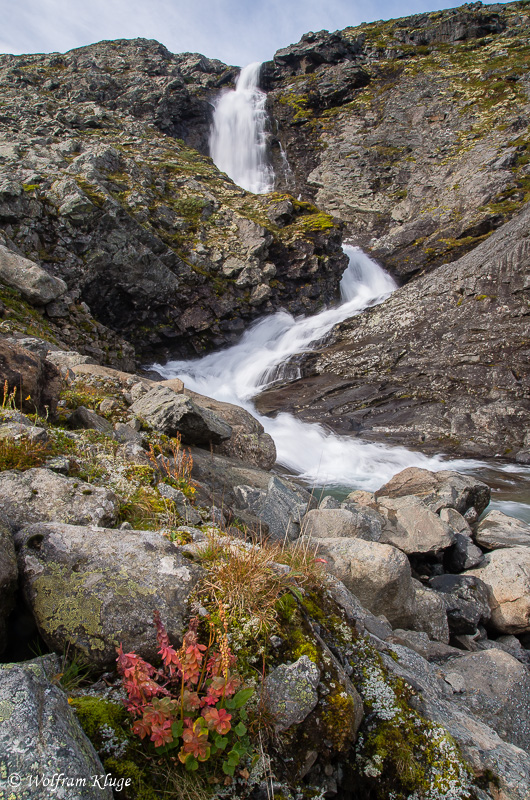 Wasserfall am Russvatnet, Norwegen